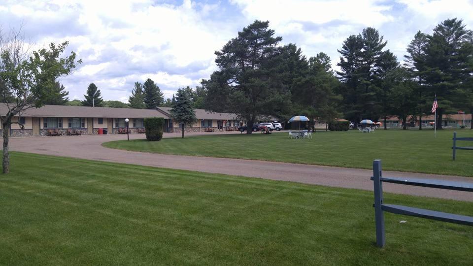 Country Club Motel أولد فورغ المظهر الخارجي الصورة